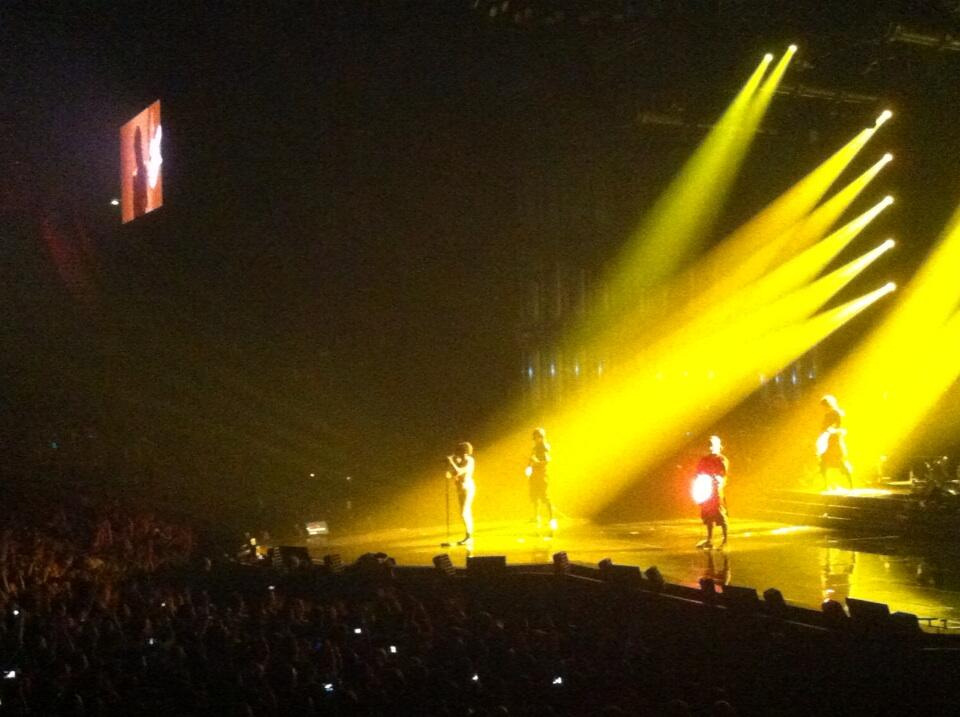 mylene-farmer-timeless-2013-paris-bercy-11-septembre-photos-fans-008