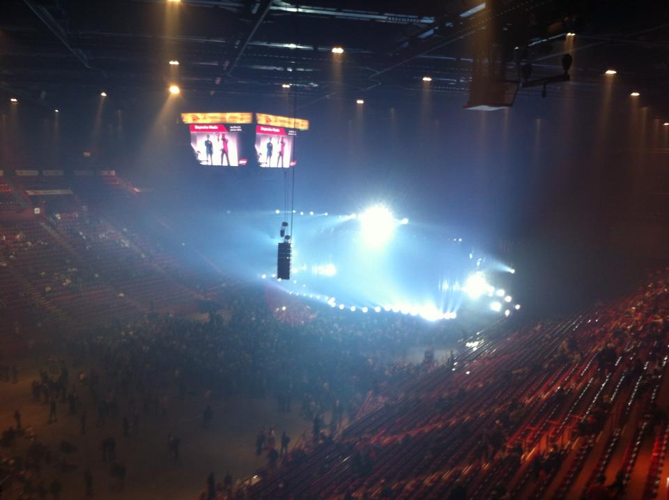 mylene-farmer-timeless-2013-paris-bercy-17-septembre-photos-fans-001