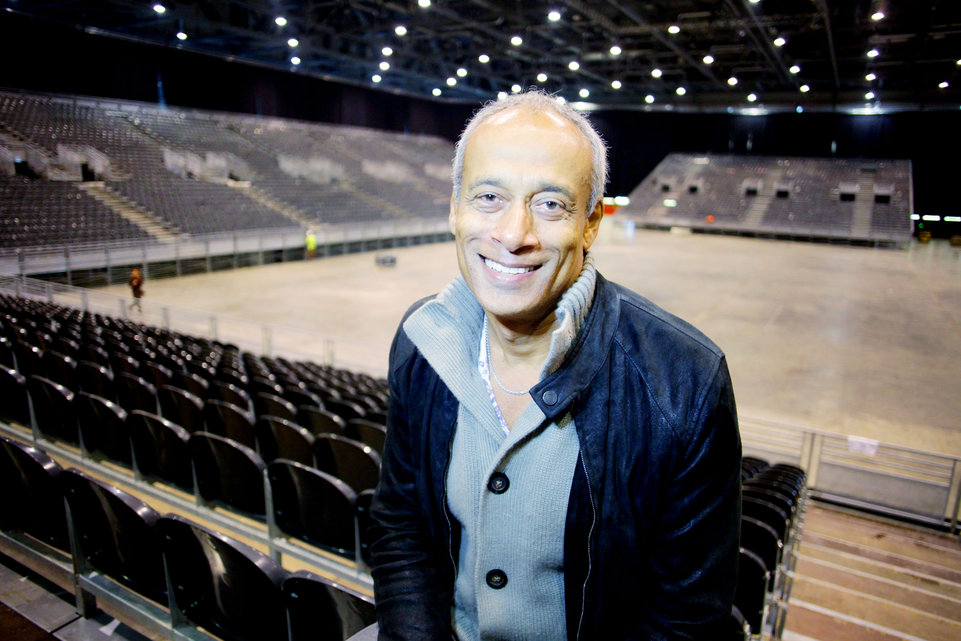 GenÃ¨ve, le 15 octobre, Palexpo, Halle 6, reportage dans les coulisses et les travailleurs de l' Ombre pour monter les 8 000 places pour le concert de MylÃ¨ne Farmer, sur la photo, Michael Drieberg (managing director)...Â©pascal frautschi