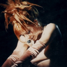 mylene-farmer-tour-1996-photos-fans-403