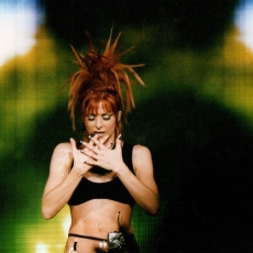 mylene-farmer-tour-1996-photos-fans-701