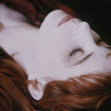 Mylène Farmer - Giorgino - Photographe : Etienne George