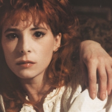 Mylène Farmer - Giorgino - Photographe : Etienne George