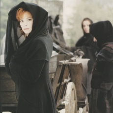 Mylène Farmer - Giorgino - Photographe : Etienne George