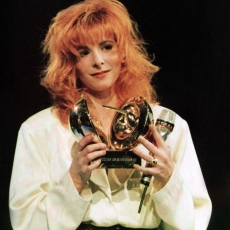 mylene-farmer-1988-les-victoires-de-la-musique-19-11-1988-017