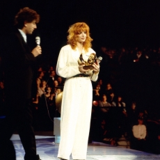 Mylène Farmer aux Victoires de la Musique le 19 novembre 1988