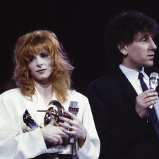 Mylène Farmer et Alain Souchon sur scène