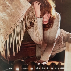 Mylène Farmer - Tournage du film Ghostland - 2016 - Winnipeg, Canada - Photo : Mars Films - Photo publiée dans le magazine Gala le 7 mars 2018