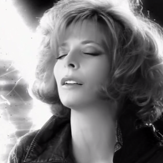 Mylène Farmer C'est dans l'air Clip Capture