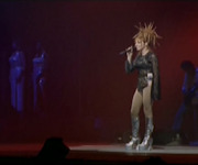 Mylène Farmer - Tenue du Tour 1996 créée par Paco Rabanne