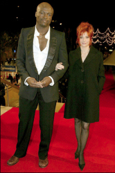 Mylène Farmer Seal 2002 NRJ Music Awards