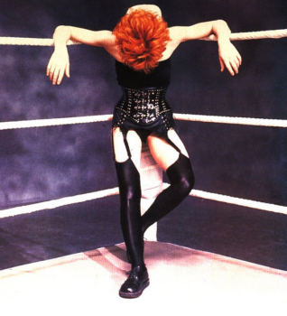 Mylène Farmer Je t'aime mélancolie Photo: Claude Gassian