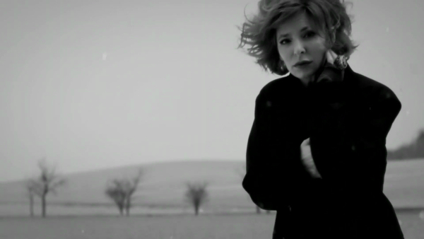 Mylène Farmer Bleu Noir Clip