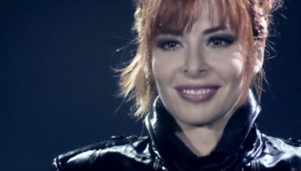 Mylène Farmer C'est dans l'air live Clip Capture