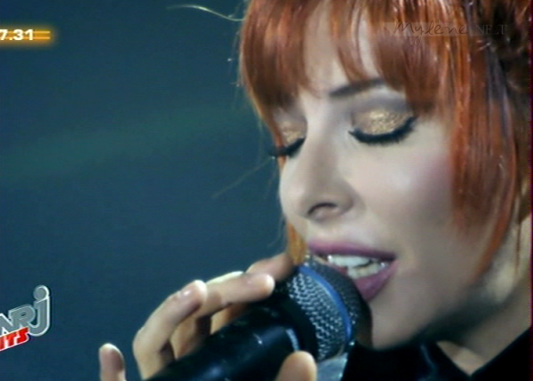 Mylène Farmer Clip C'est dans l'air Live